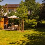Gartenhaus mit Whirlpool aus Holz
