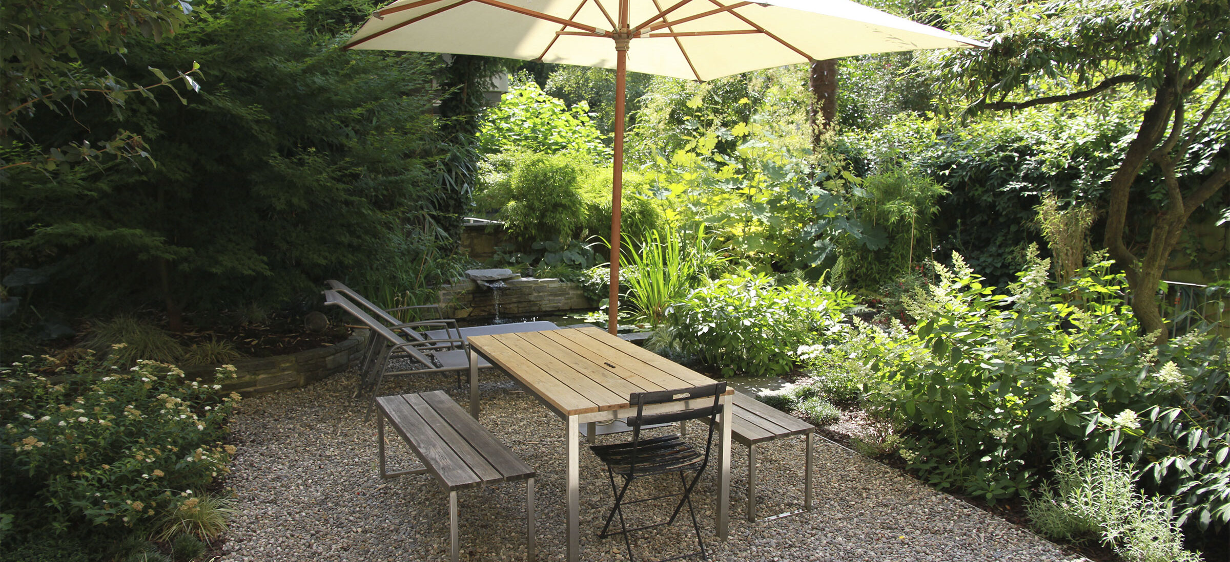 Schattengarten in Innenhof – AvantGarten